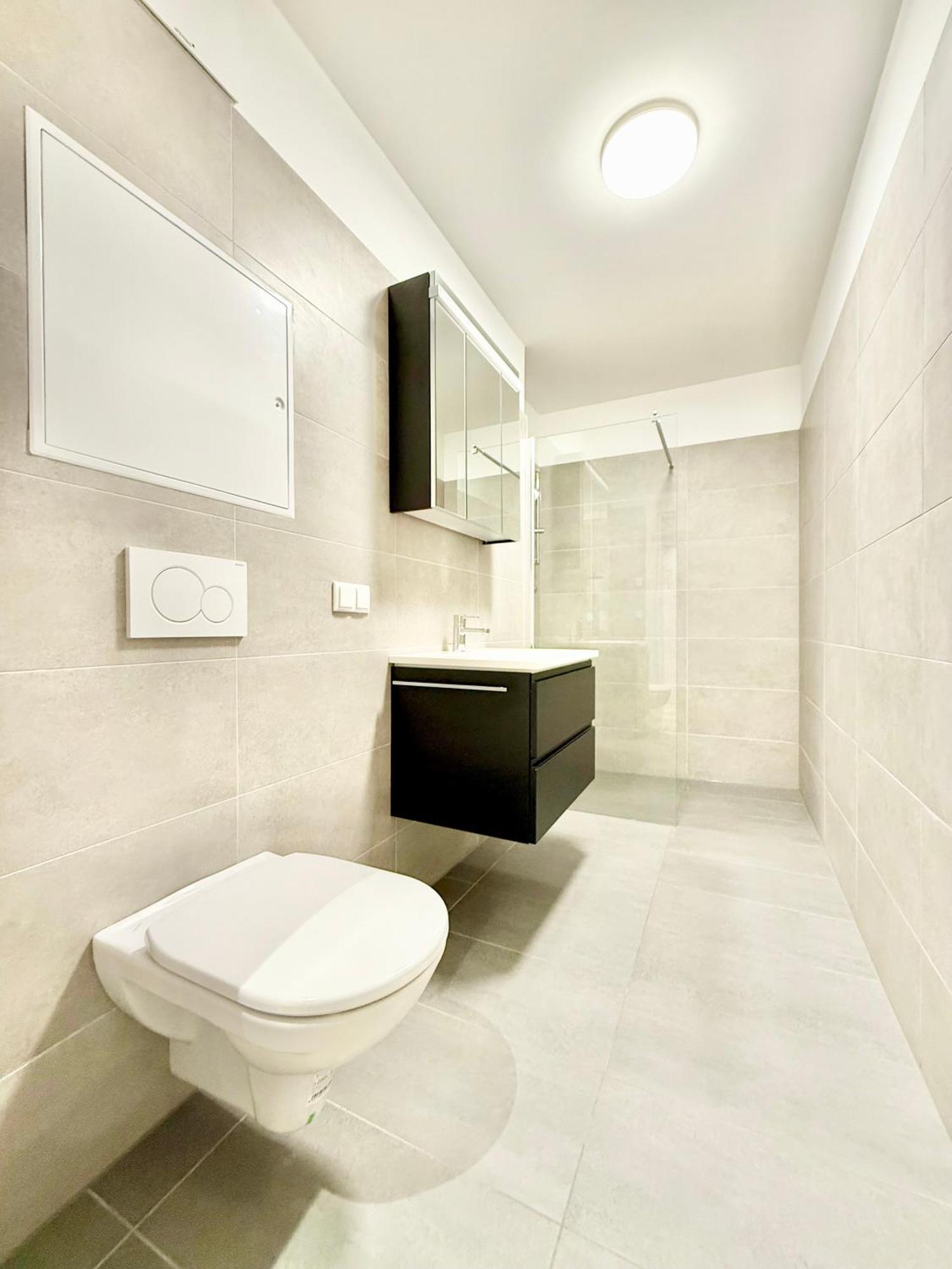 Mit Balkon Und Parkplatz Appartamento