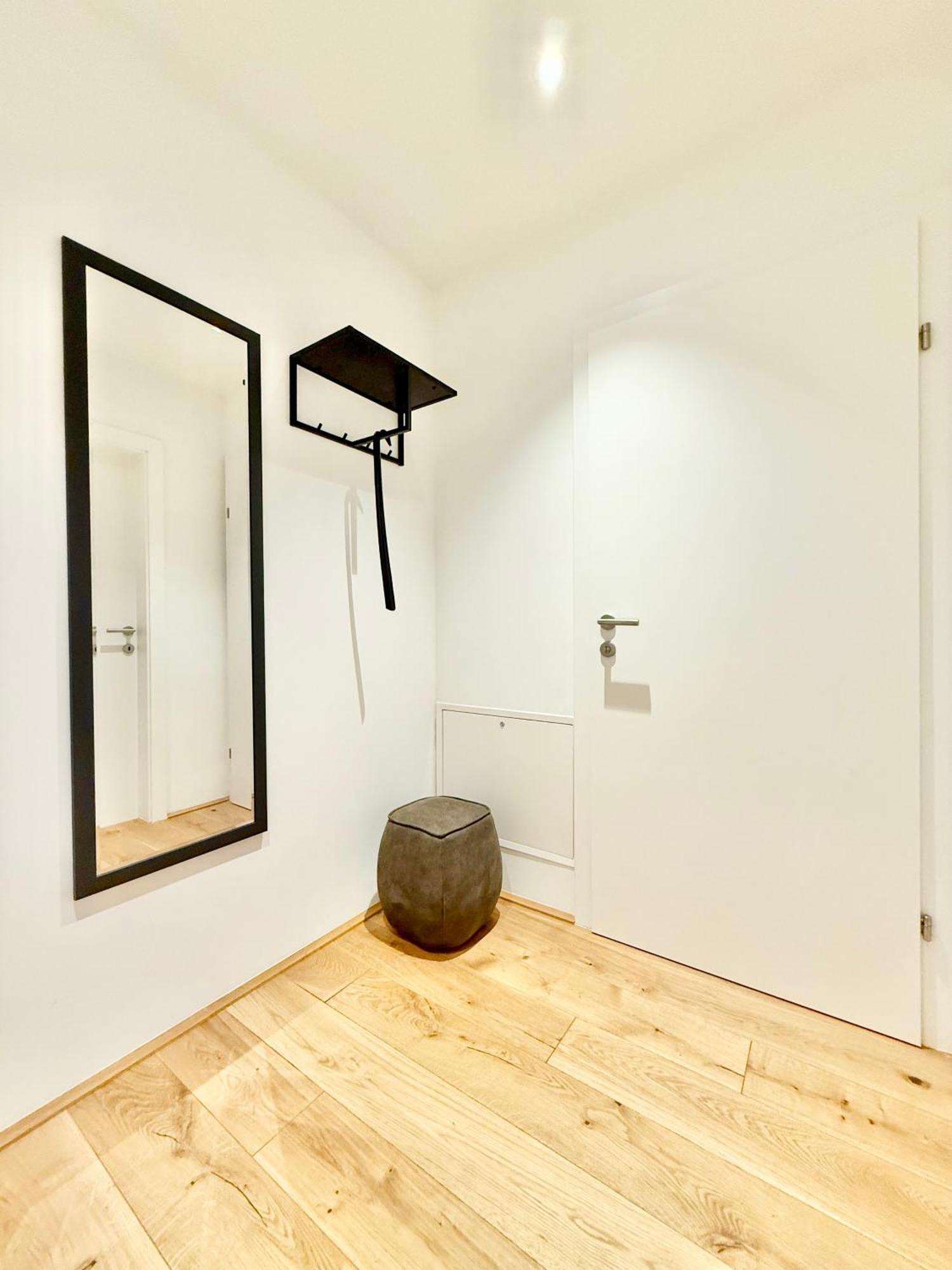 Mit Balkon Und Parkplatz Appartamento *